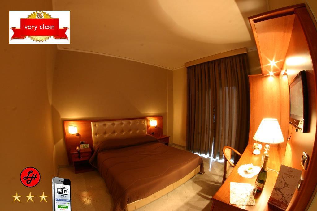 Hotel Luxor Casoria Luaran gambar