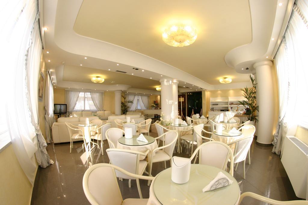 Hotel Luxor Casoria Luaran gambar