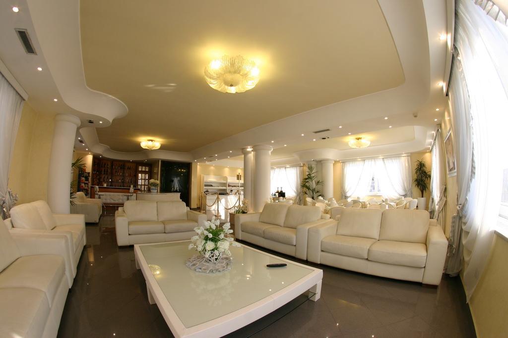 Hotel Luxor Casoria Luaran gambar