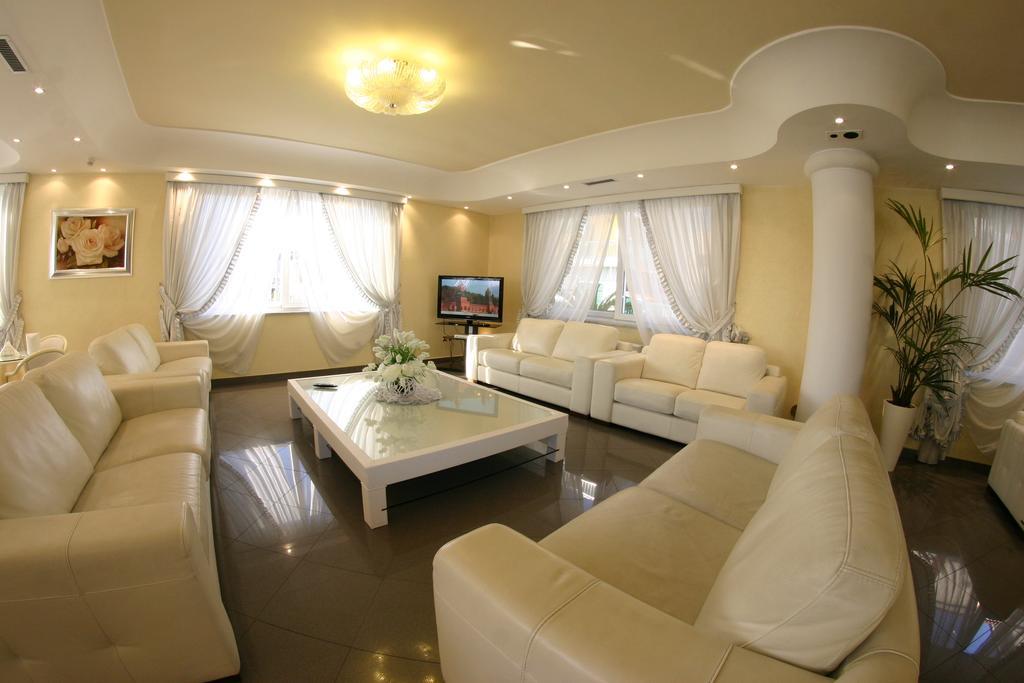 Hotel Luxor Casoria Luaran gambar
