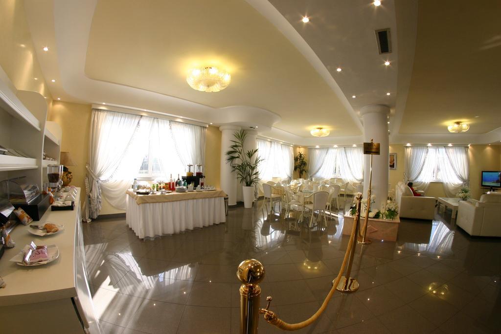 Hotel Luxor Casoria Luaran gambar