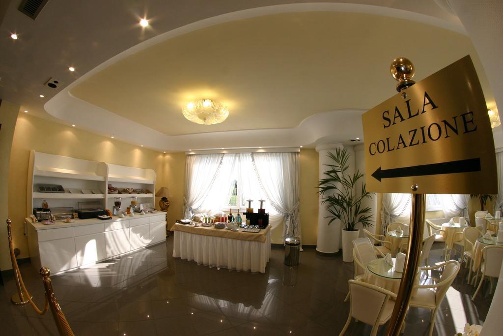 Hotel Luxor Casoria Luaran gambar