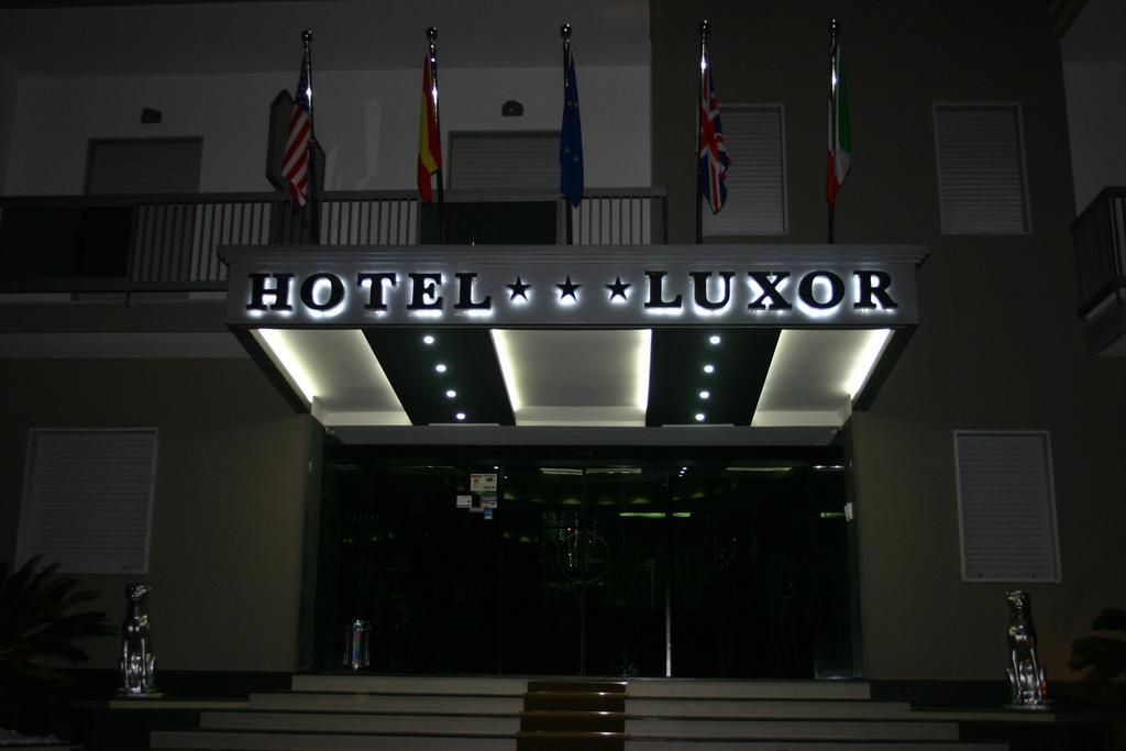 Hotel Luxor Casoria Luaran gambar