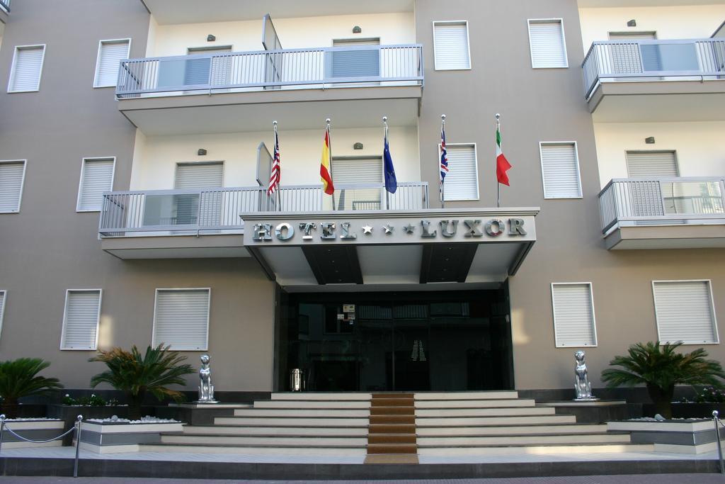 Hotel Luxor Casoria Luaran gambar