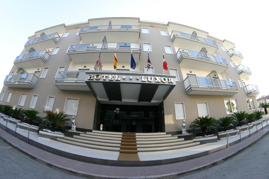 Hotel Luxor Casoria Luaran gambar