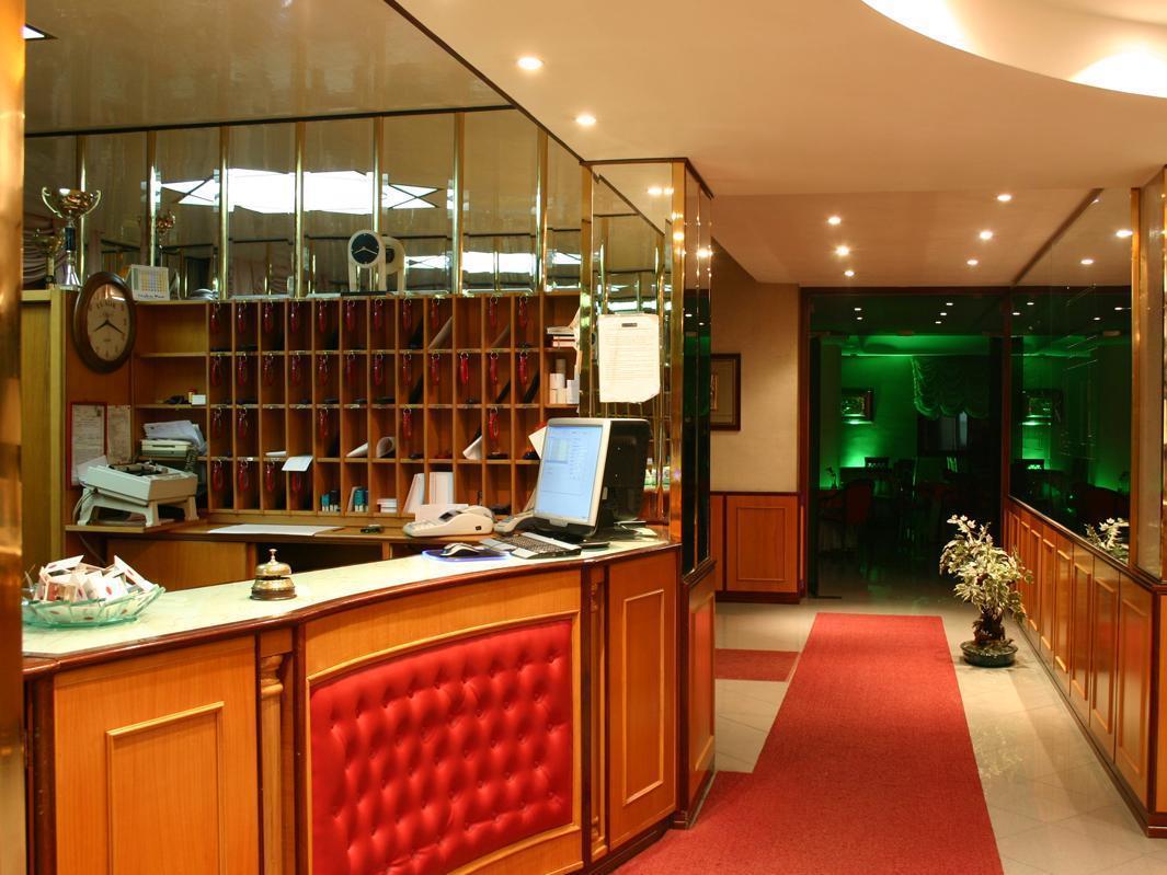 Hotel Luxor Casoria Luaran gambar