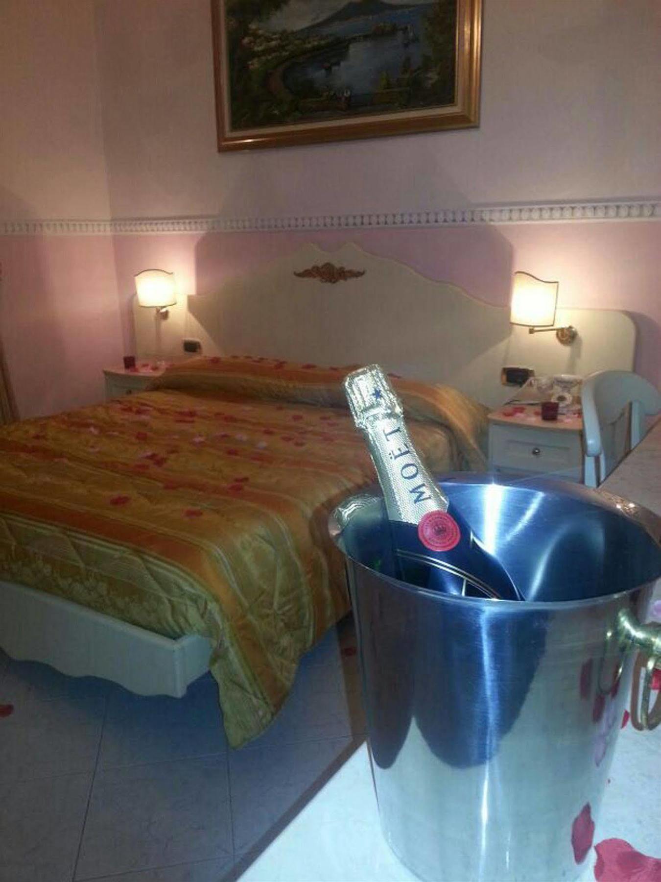 Hotel Luxor Casoria Luaran gambar